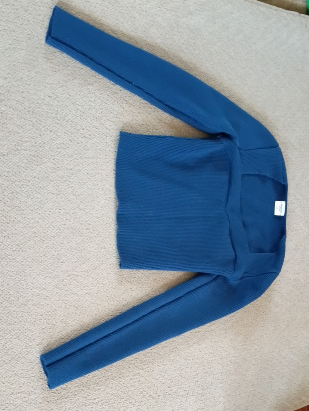 Abercrombie & Fitch Blue Off-the-Shoulder Ribbed Sweater
